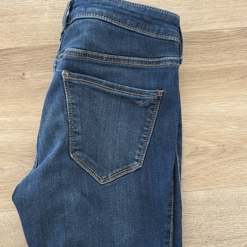 Hollister Mid Rise Jeggings! - Picture 3 of 4